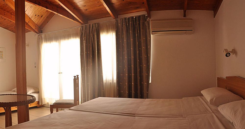 Hotel Akti Skiathos-stad Buitenkant foto